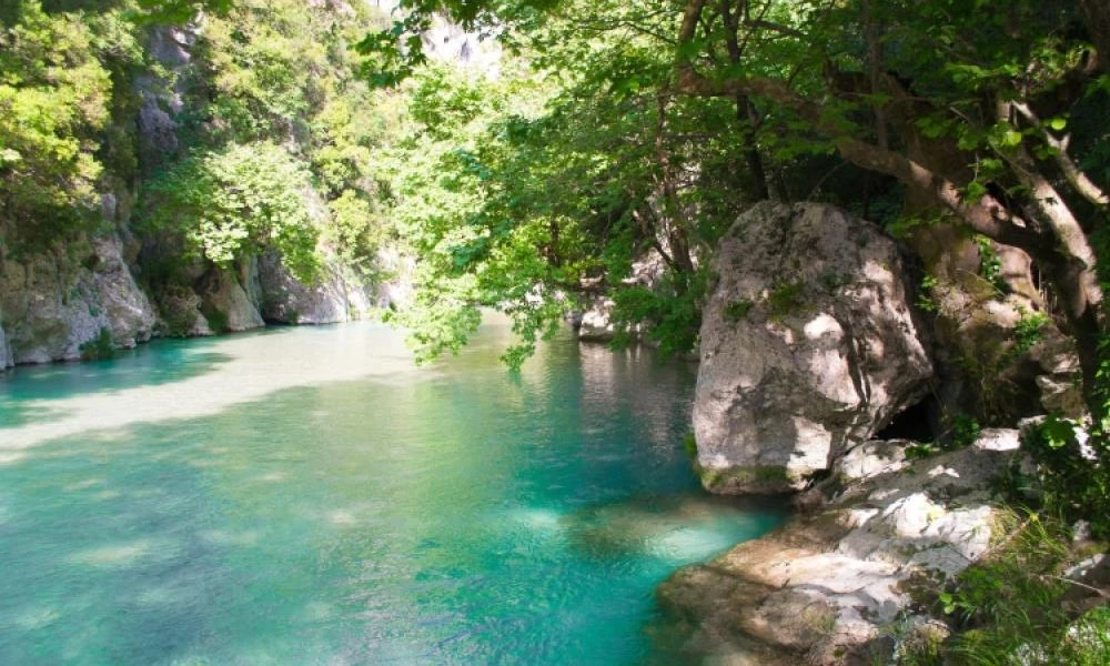 Το παραδεισένιο χωριό της Ηπείρου για τους φυσιολάτρες δίπλα στις πύλες του Άδη